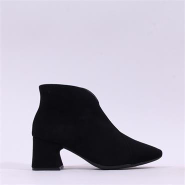Wonders V Cut Pointed Block Heel Boot - Black Suede